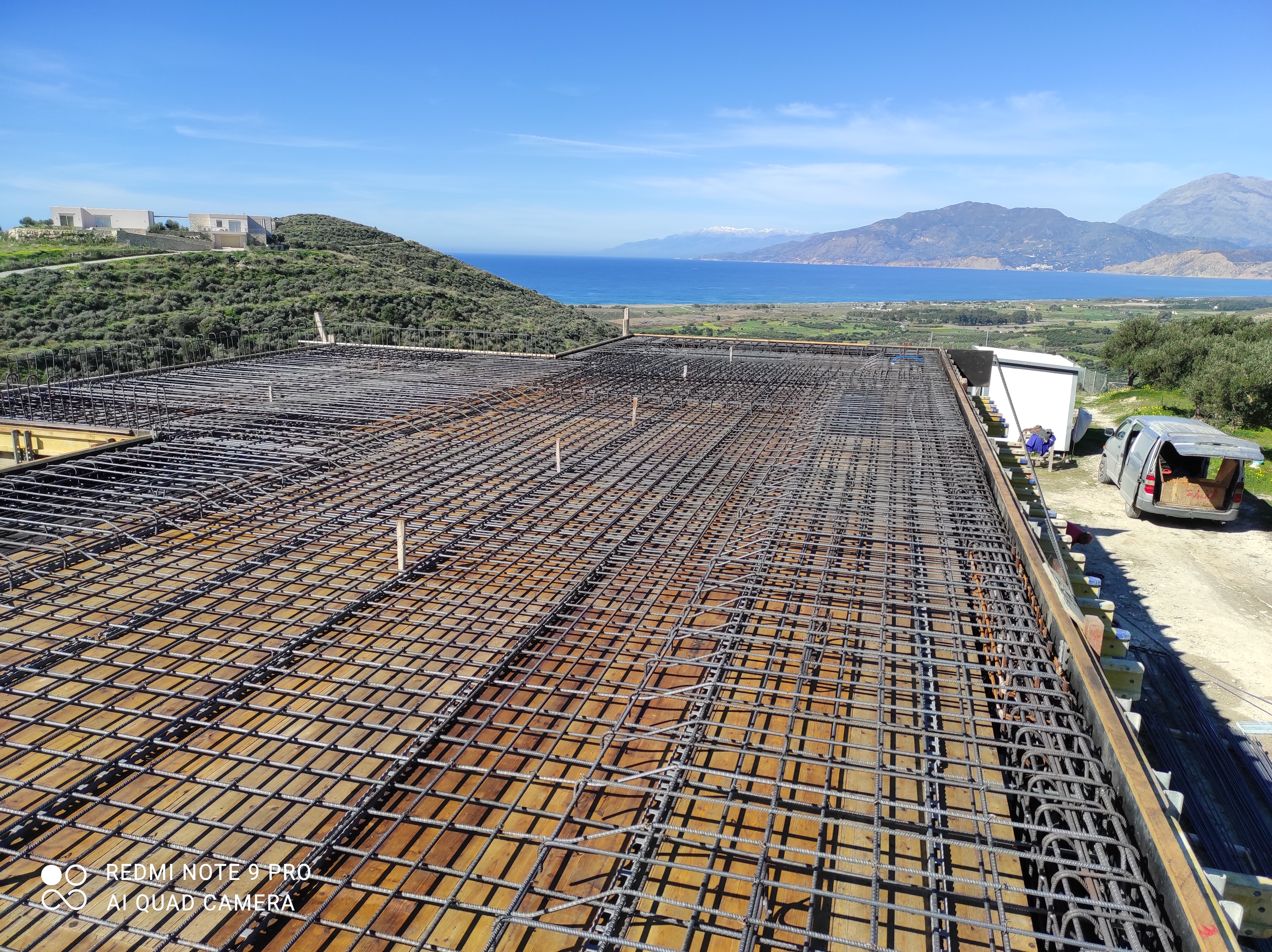 Baustelle auf Kreta mit Meerblick